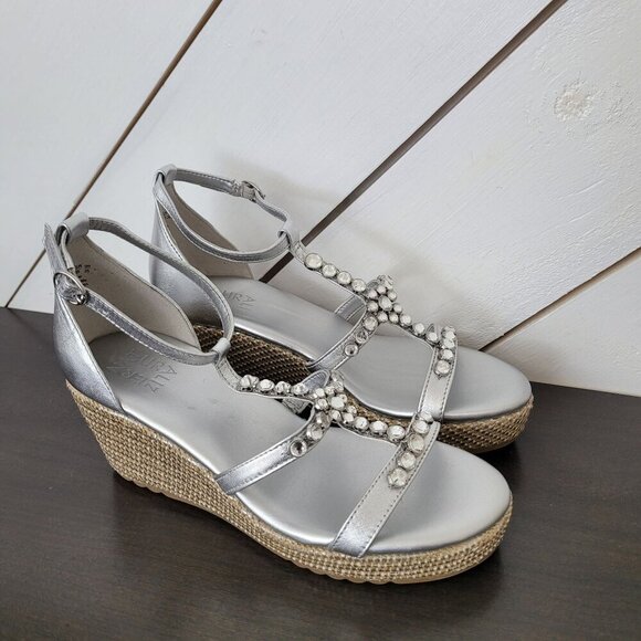 NEW Naturalizer Serena Wedge Sandals Silver Leather Upper 8 - Picture 2 of 8